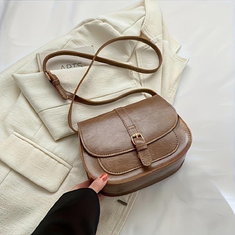 Evelyn Classic Saddle Crossbody Purse