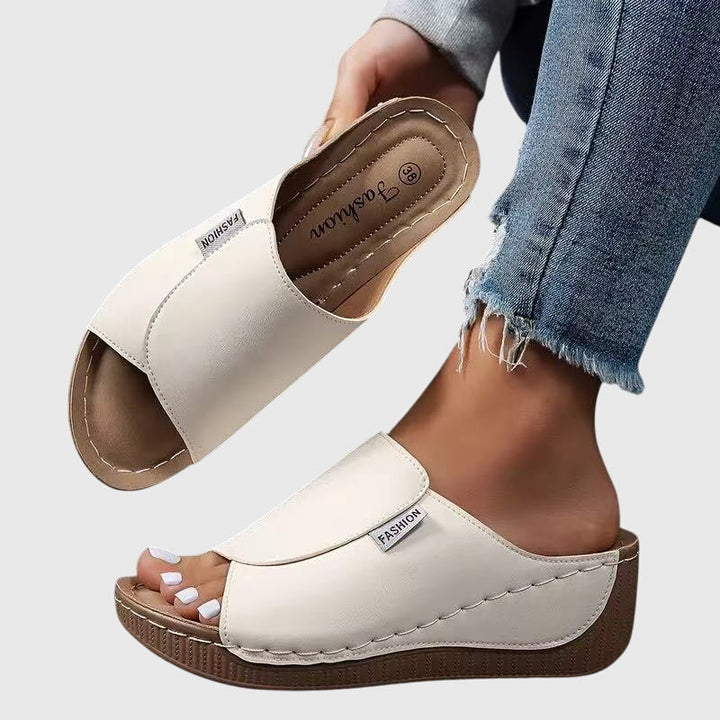 Bríd | Classic Comfort Walking Sandals