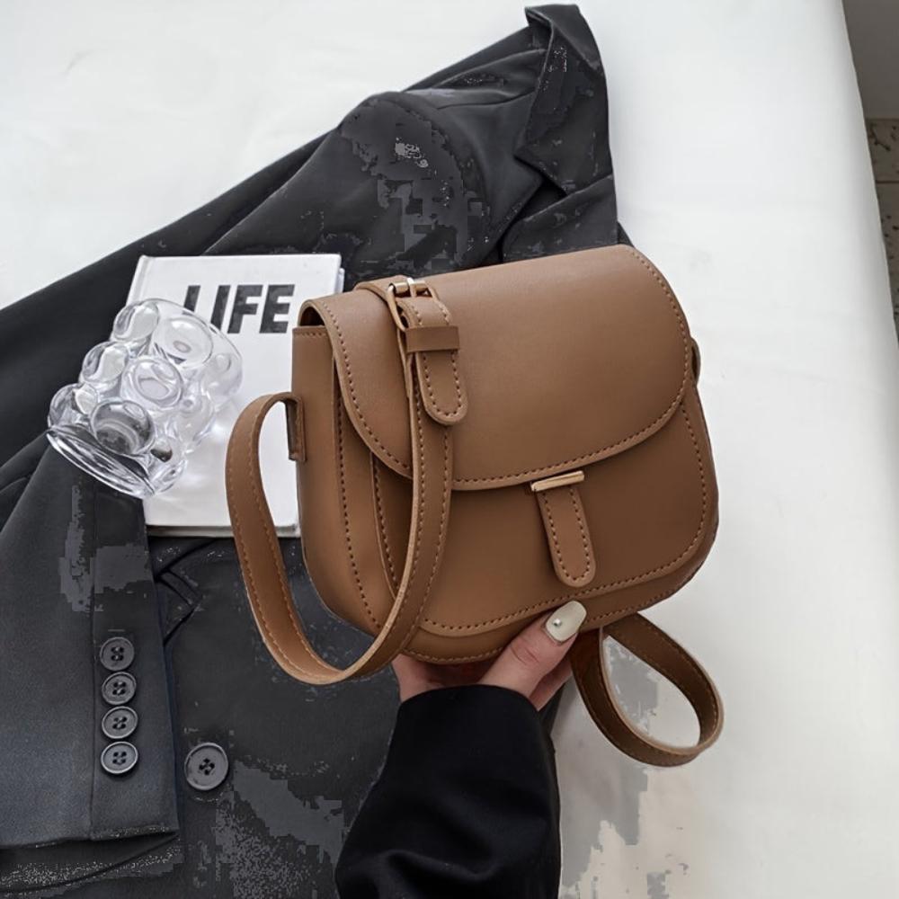 Amelia Vintage-Inspired Saddle Crossbody Bag