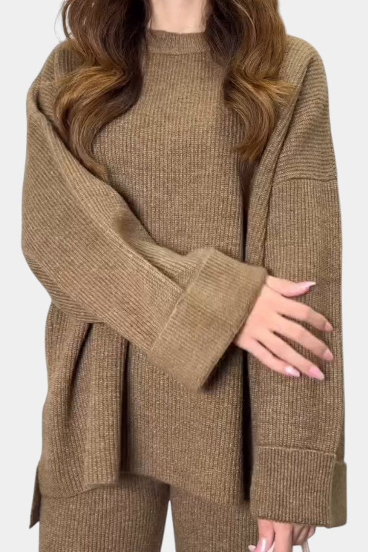 Quirina Relaxed Outfit with Round Neck Top and Flowing Pants